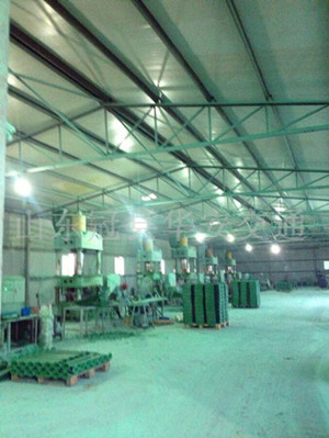 玻璃鋼防眩板生產(chǎn)車間 玻璃鋼防眩板生產(chǎn)車間